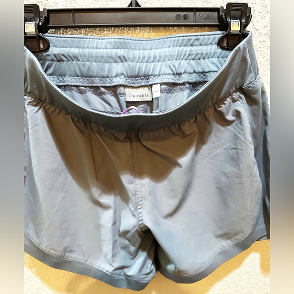 Athleta Mesh Racer Run Midrise 4inch Short, Size small - Picture 3 of 4